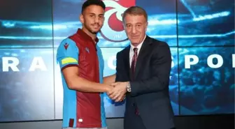 Trabzonspor'da Ahmet Canbaz için imza töreni düzenlendi