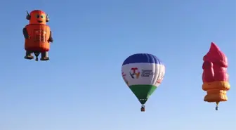 Türkiye'nin ilk balon festivalinde gökyüzü şenlendi