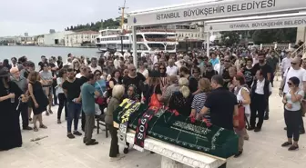 Ünlü şair Küçük İskender alkışlarla son yolculuğuna uğurlandı