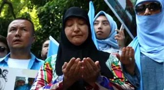 Çin Başkonsolosluğu önünde protesto