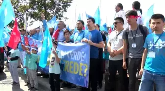ÇİN BAŞKONSOLOSLUĞU ÖNÜNDE PROTESTO
