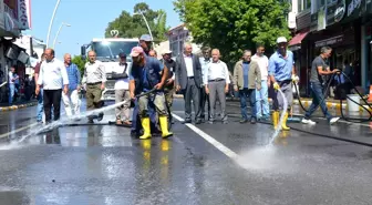 Eleşkirt'te yollar yıkandı