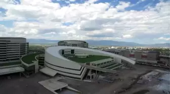 Erzurum Şehir Hastanesi hizmete açılmak için gün sayıyor