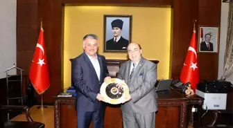 Rektör Büyükuslu, Vali Yazıcı'yı ziyaret etti