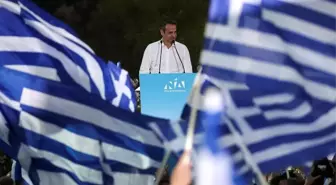 Yunanistan erken seçimleri: Kamuoyu yoklamaları Miçotakis'i açık ara favori gösteriyor