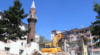 Cami 2.kez yıkıldı minaresi 5 asırdır ayakta
