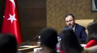 Bakan Kasapoğlu'ndan milli okçulara tebrik