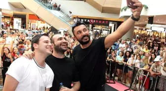 'Geçmiş Olsun' filmine İzmir'de özel gala