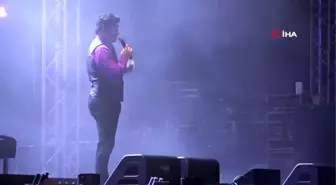 Komedyen Yavuz Seçkin, Canan Karatay taklidi ile kahkahalara boğdu