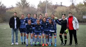 Mehmet Topal'dan Malatya Kızlar Spor Kulübü'ne yardım