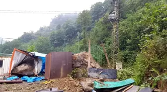Uzungöl yolu üzerinde bulunan kayalar temizlendi