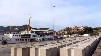 Amasra Limanı mendirek onarımı