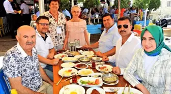 Çeşme'de siyasi parti başkanlarını buluşturan kahvaltı