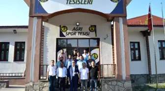 Ağrılı İş Adamı Yılmaz Üzeyiroğlu Ağrı Spor tesislerini ziyaret etti