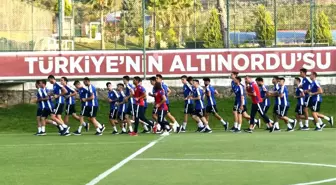 Altınordu transferde beklemeye geçti