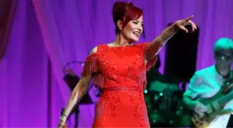 Canan Kaftancıoğlu, Candan Erçetin'in Harbiye'deki konserine gitti