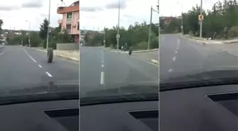 Arnavutköy'de araba tekerleği küçük çocuğa böyle çarptı