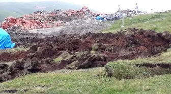 Gümüşhane'de yaylalardaki kaçak yapıların yıkımında arbede çıktı