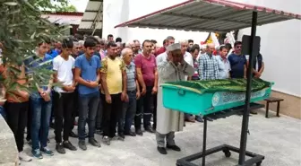 Salihli'deki kazada ölen 6 kişiden 5'inin cenazeleri toprağa verildi