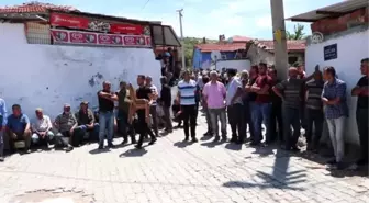 Yıldırım isabet eden baba ve kızı toprağa verildi