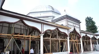 Emir Sultan'da bitmeyen restorasyon çilesi