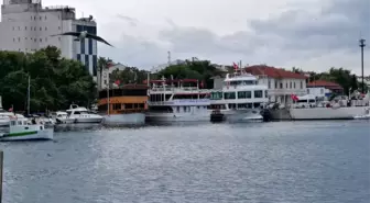 Erdek'te yüzer restoranlara uyarı