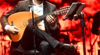 Aşkın Nur Yengi ile Mehmet Erdem Harbiye'de konser verdi