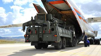 S-400 Füze Savunma Sistemi malzemelerini taşıyan 6. uçak Mürted Hava Meydanı'na indi