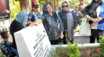 15 Temmuz Şehidi Eker'in annesinin ağıtları yürekleri dağladı