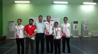 Badmintoncularımız şampiyon.