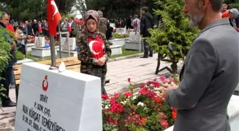 Kayseri'de şehitlik ziyaret edildi