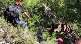 150 metrelik kanyondaki ceset 4 saate çıkarıldı, oğlu kayıp olan baba gözyaşlarına hakim olamadı