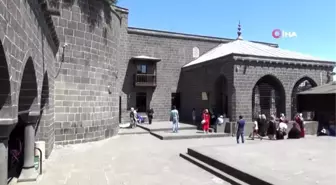 Hz. Süleyman Camii'ndeki kutsal sancak, terör olaylarından dolayı Gaziantep'e gönderilmiş