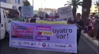 Urla'da 8. Toprak Sahne Tiyatro Festivali başladı