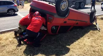 Direksiyon hakimiyetini kaybeden sürücü otomobiliyle takla attı