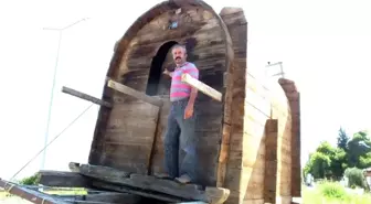 Edremit'te asırlık dev buğday ambarı ilgi gördü