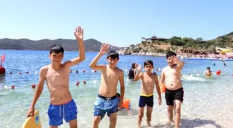 Kaş'ın çocukları denizle buluşturuluyor