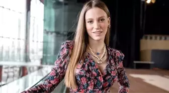 Serenay Sarıkaya bikinili pozuyla takipçilerini heyecanlandırdı