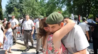 Erleri yemin töreninde aileleri yalnız bırakmadı