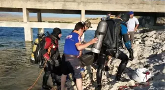 Baraj gölüne giren genç boğuldu