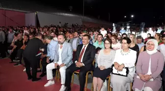 Kayısı Festivali'nde Funda Arar rüzgarı