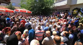 Edirne'deki kazada hayatını kaybeden aile toprağa verildi