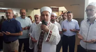 Erzincan'dan ilk hac kafilesi dualarla uğurlandı