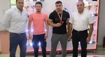 Ağrı Gençlik ve Sporu İl Müdür Vekili Budak, başarılı sporcuları tebrik etti