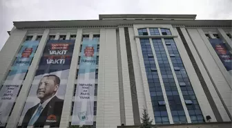 AK Parti'nin kurucu üye sayısı 10 kişi eksildi