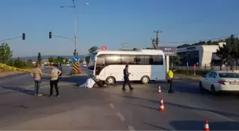 Biga'da midibüsle çarpışan motosikletin sürücüsü öldü