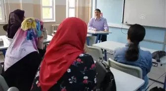 Özel çocuklar 'Engelsiz Yaz Okulu Kampı'nda belge aldı