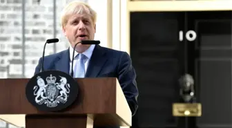 Boris Johnson başbakan seçilmesinin ardından Maliye Bakanı Philip Hammond istifa etti