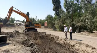 Malazgirt'te yeni yol açma çalışmaları devam ediyor