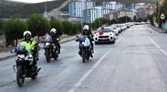 Şehit oğlunun düğününde polis eskortlu konvoy